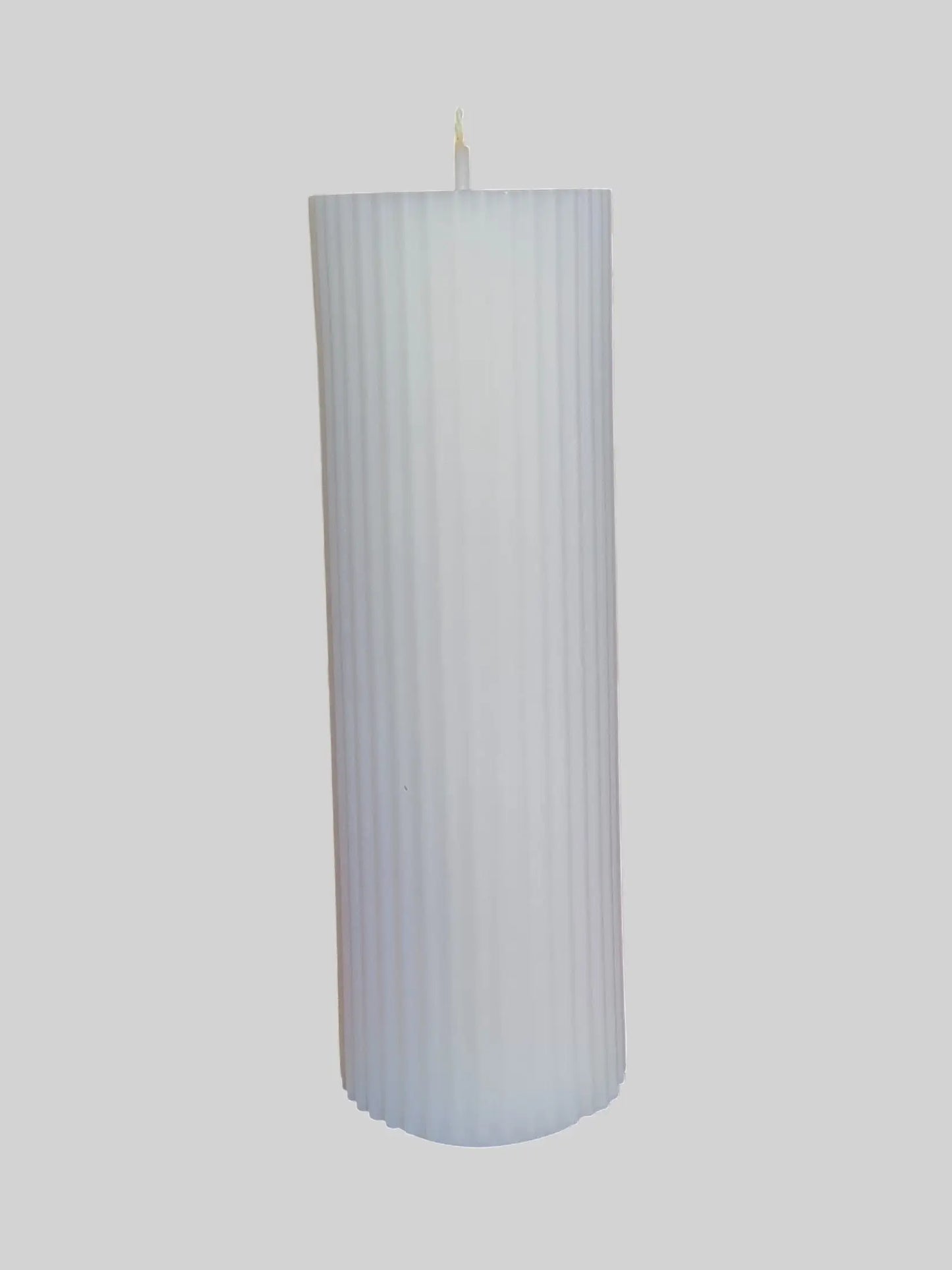 Ribbed white candle