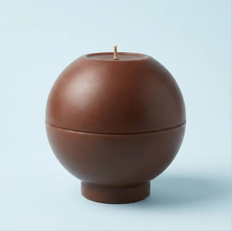 Round Candle - XL 1.65 kg customisable colour and scent, showcasing a unique brown spherical design.