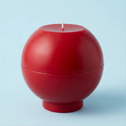 Round Candle in red, oversized design, ideal centerpiece with customizable features, weighing 1.65kg.