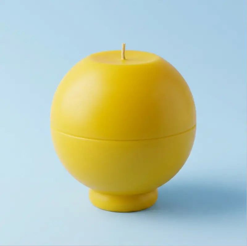 Round Candle - XL 1.65 kg in vibrant yellow color, perfect customizable centrepiece for any decor.